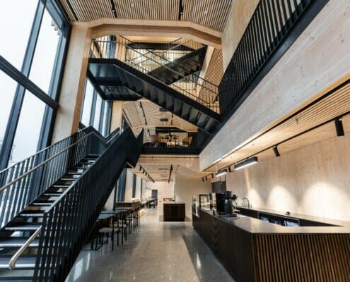 Splitkon_SporX-8 Trappegangen med svarte detaljer, foto.