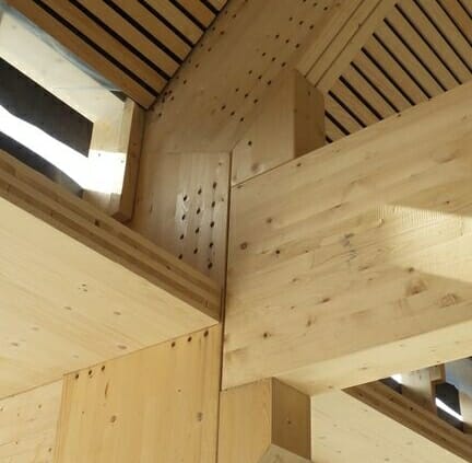 Monterte massivtre materialer, foto.