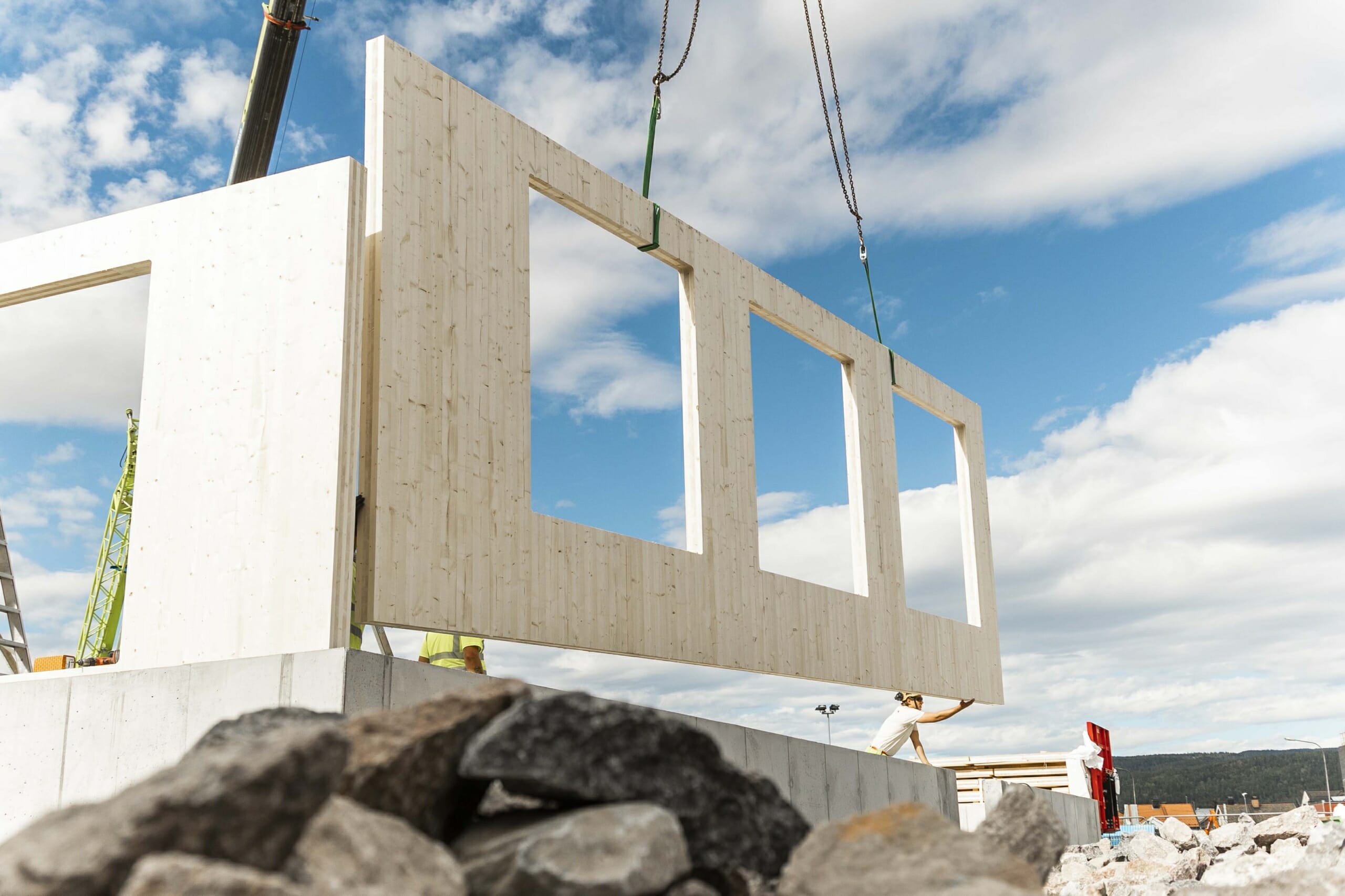 Bygging av massivtre konstruksjon, foto.