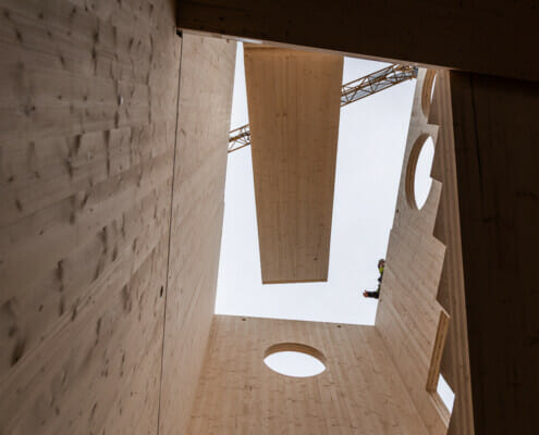 Splitkon_Hov-7 Montering av innvendig trapp, foto.