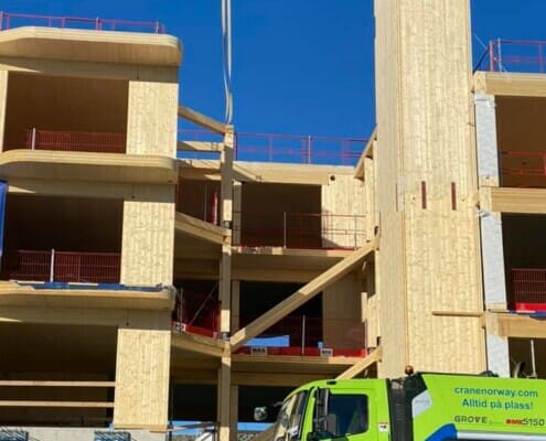 Utvendig fasade av bygningen under bygging, foto.