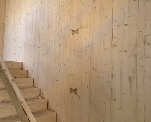 Innvendigvegg i massivtre, foto.