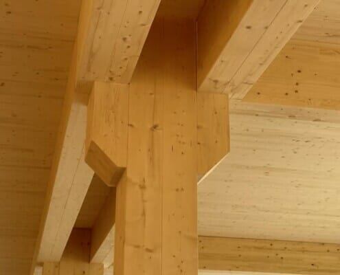 351316559_10223402152825244_6400116846378796449_n Konstruksjon i tak i massivtre, foto.