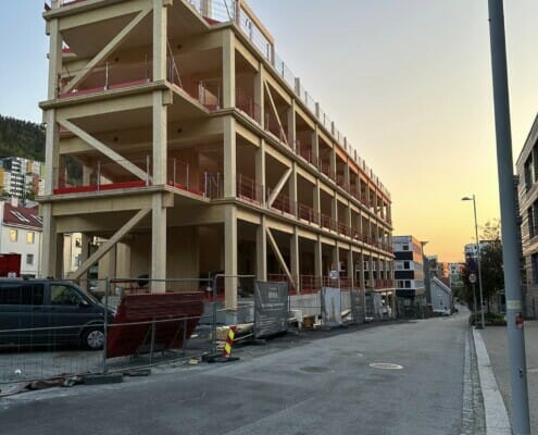 352527954_10223402161825469_530189285425781919_n Fasade fra siden, foto.