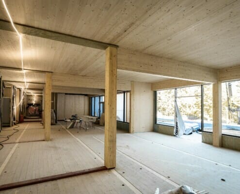 Splitkon_Tåsen-2 Massivtre konstruksjon innvending under bygging, foto.